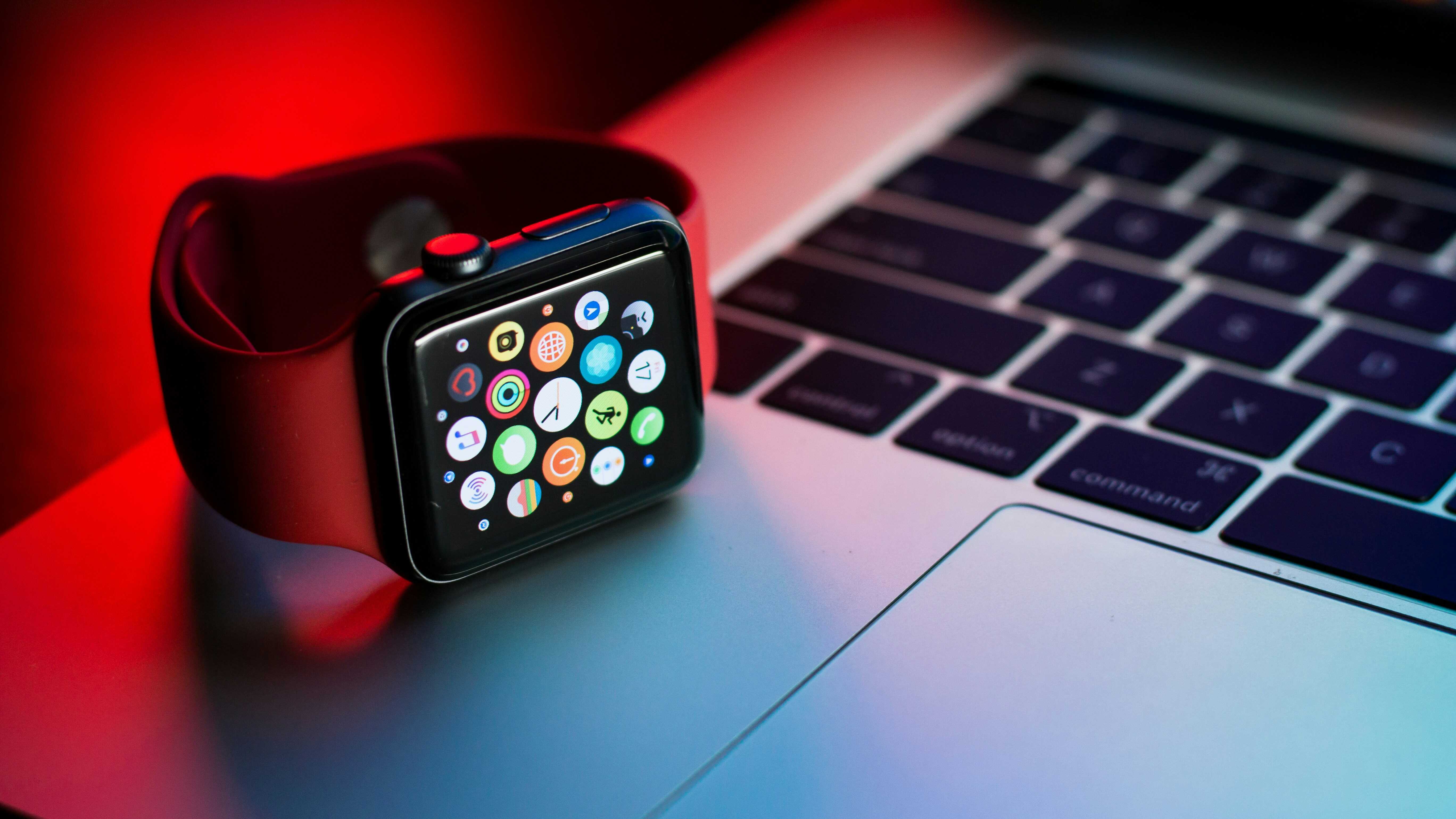 Trendy řemínky pro Apple Watch 2025 | Fitami.cz